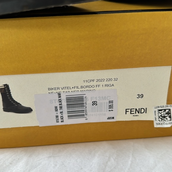 FENDI women’s boots - size 9 - Picture 3 of 3